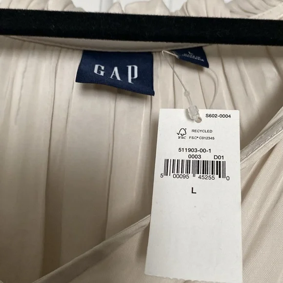 Smooth fabric off-white shirt from GAP; new with tags! - Picture 5 of 6
